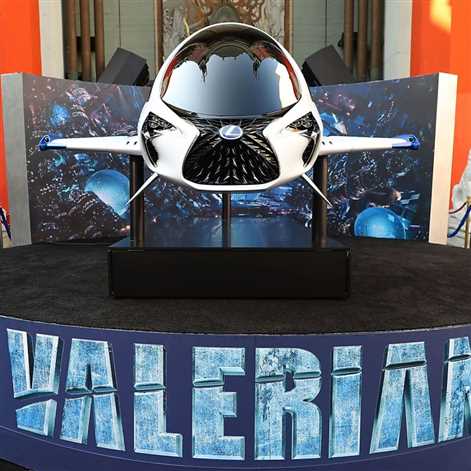 Lexus i Skyjet na premierze filmu „Valerian i miasto tysiąca planet”